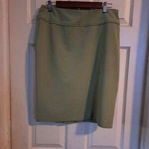 Fashion greenskirt size 10 A-25 5/$25